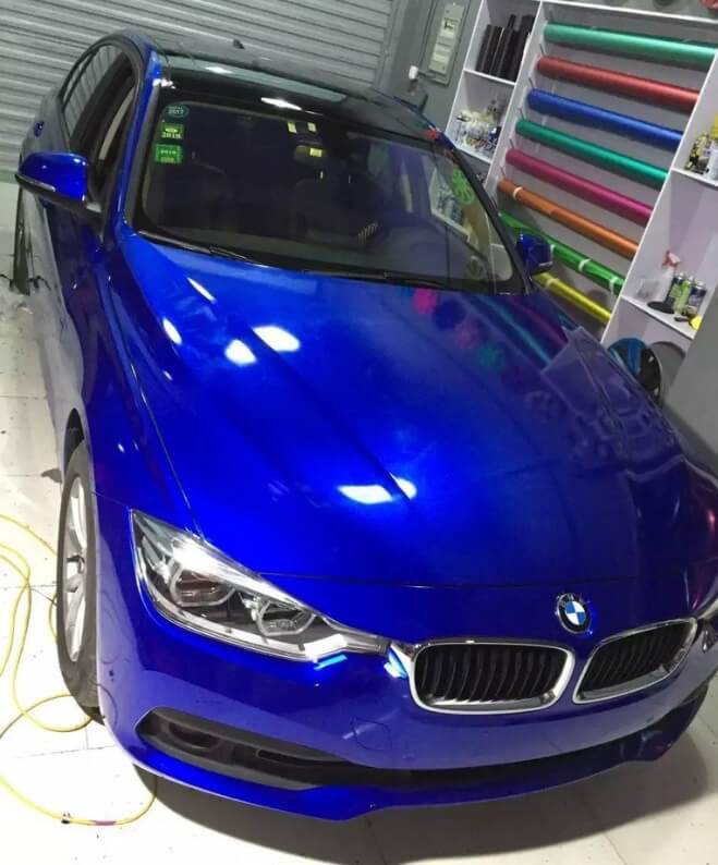 Celopolep BMW do tmavej modrej metalickej fólie