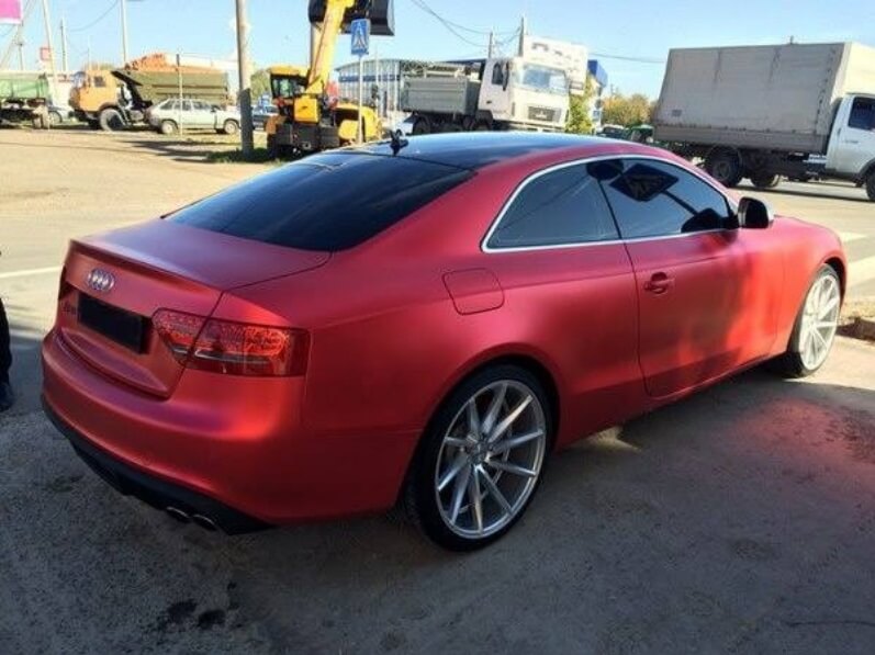 červený matný chróm celopolep Audi A5