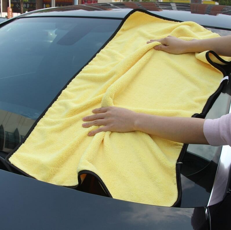 mikrovláknový uterák na sušenie auta