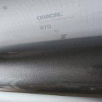 Sivá lesklá metalická liata fólia Oracal 970RA Aluminium Metallic 908